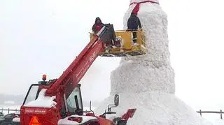 Bałwan ma prawie 12 metrów wysokości