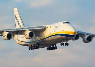 Jeden z największych transportowych samolotów świata, An-124 Rusłan