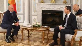 Alaksandr Łukaszenka i Mateusz Morawiecki (zdjęcie z 24 października 2016 roku)