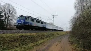 Kolejny fałszywy alarm na kolei i zatrzymanie pociągów w czterech województwach