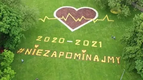 Poznań upamiętnił ofiary COVID-19 dywanem z kwiatów