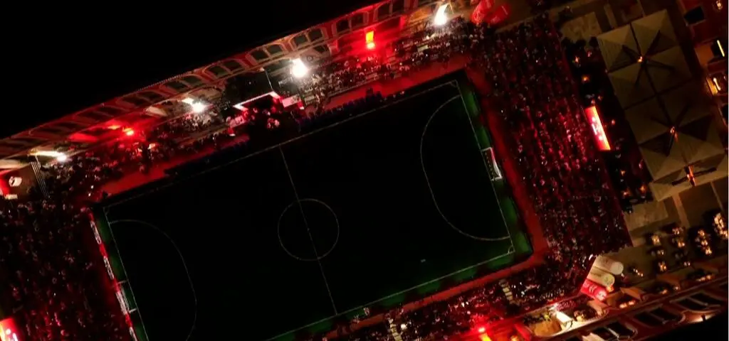Gwiazdy UEFA grają z młodymi sportowcami. Oglądaj w TVN24+
