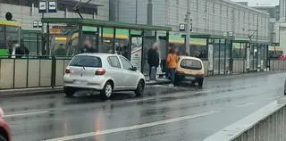 Auto wjechało w przystanek