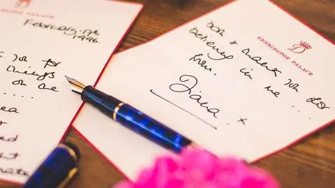 "Przeżywam bardzo trudny czas". Prywatne listy księżnej Diany sprzedane na aukcji 