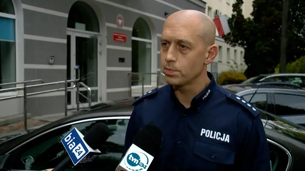 Próba przejechania policjanta i strzały w Sokółce