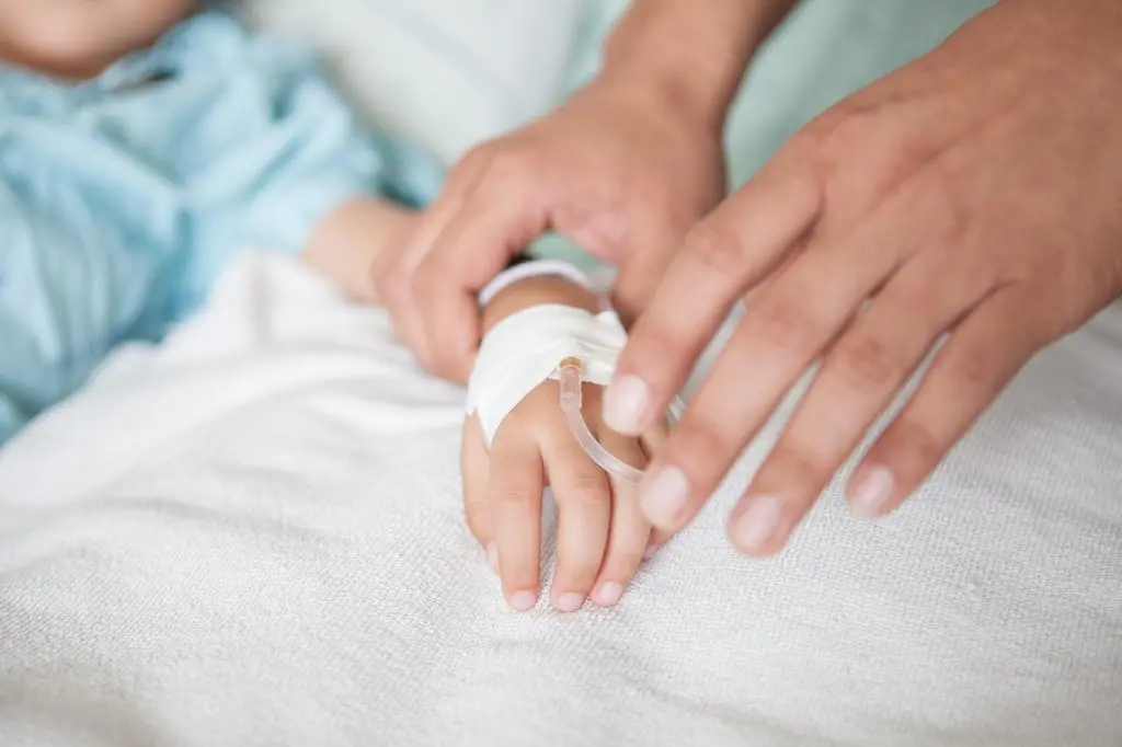 Nowotwory u dzieci rosną jak burza i zabijają błyskawicznie - mówiła w TVN24 profesor Alicja Chybicka z Centrum Onkologii Dziecięcej "Przylądek Nadziei"