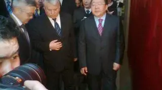 Prezydent Mongolii zwiedza wystawę w Gdańsku