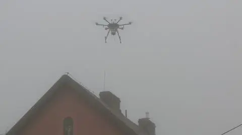 Dron sprawdza, czym palą mieszkańcy Krakowa