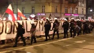 Przez ostatnie tygodnie narodowcy promowali marsz rozdając ulotki i wieszająć plakaty