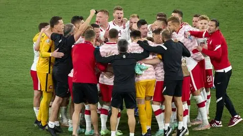 Ujawnione nowe stroje Polaków. "Nie widać, że za kilka godzin mają grać ważny mecz"