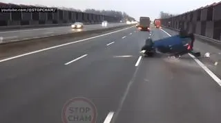 Samochód dachował na A4 koło Rudy Śląskiej