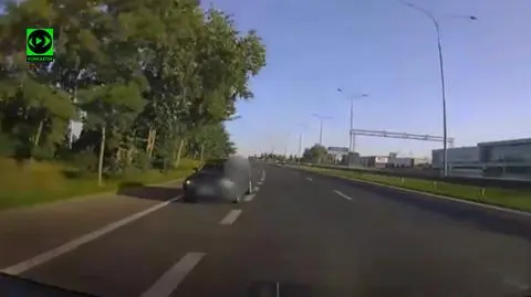 Jechała z dużą prędkością, wyprzedzała pasem awaryjnym. "To już jest kryminał"