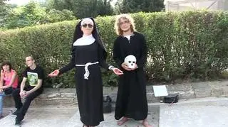 Uczestnicy festiwalu w przebraniach