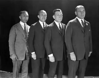 Bracia Warnerowie w 1926 roku. Od lewej: Harry, Jack, Sam i Albert 