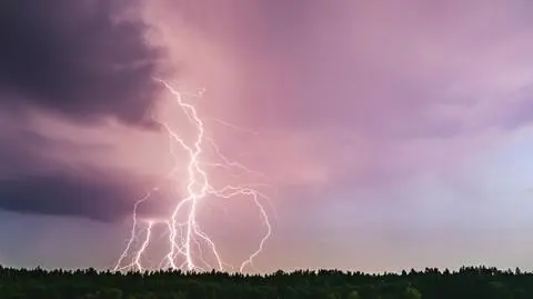 Groźne godziny. IMGW podniósł stopień ostrzeżeń
