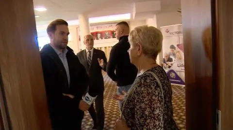 Pytania do Macierewicza, dziennikarz wyproszony. "Dziękujemy za obecność, ale to byłoby na tyle"