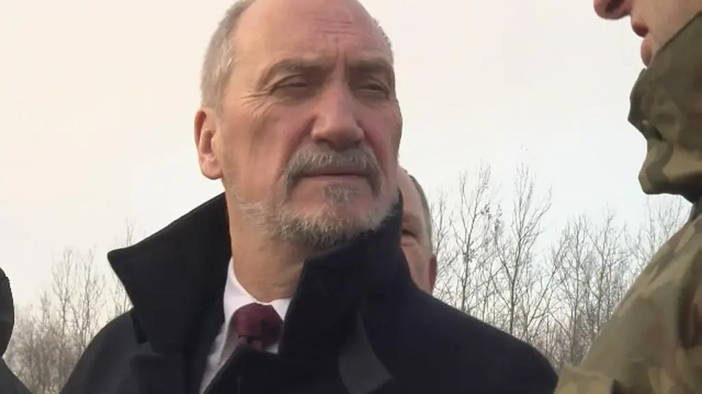 Obietnica ministra "nieaktualna". Tak Macierewicz zmieniał zdanie ws. black hawków