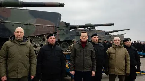 Pierwsze czołgi Leopard przekazane przez Polskę Ukrainie. Na uroczystości obecni premierzy Mateusz Morawiecki i Denys Szmyhal