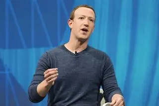 Zuckerberg stara się o dobre relacje z Trumpem