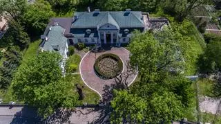 Zespół dworski Du Chateau