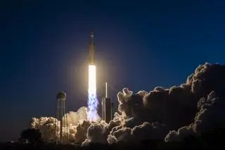 SpaceX. Start rakiety Falcon Heavy USSF-67