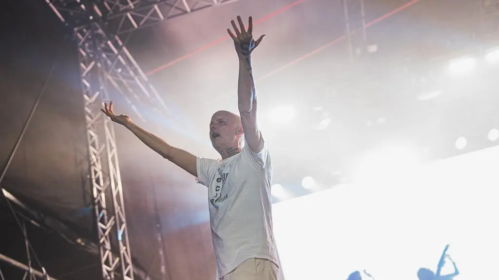 Moby podczas koncertu w ramach Letniej Sceny Progresji