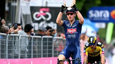 Sprint na ostatnich metrach. Belgijski triumfator drugiego etapu Giro