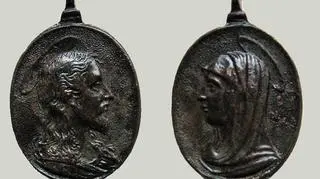 Medaliki XVII-wiecznych grobów