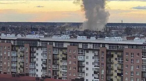 Dym nad ostrzelanym lotniskiem w Żytomierzu 