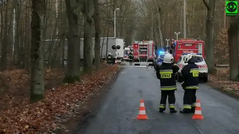Zderzenie ciężarówki z pociągiem. Kierowca zginął na miejscu