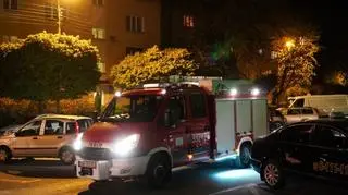 Strażacy pomogli lokatorom wydostać się z balkonu