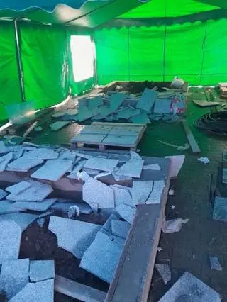 Zniszczone płyty na ulicy Krupniczej w Krakowie