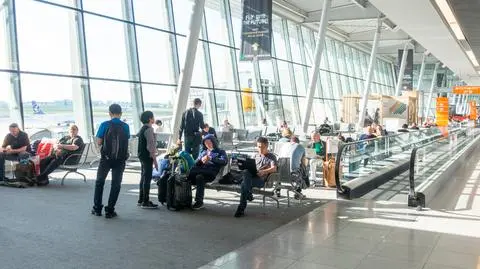 Zakaz lotów do Polski. Od dziś obowiązuje nowa lista