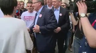 Spacer Komorowskiego po Warszawie. Prezydent odpowiada na pytanie o związki partnerskie