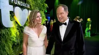 Ambasador USA Mark Brzeziński i Olga Leonowicz na Balu Nocy Letniej Fundacji TVN