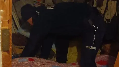 Policjanci uratowali seniorkę, która zatrzasnęła się na strychu 