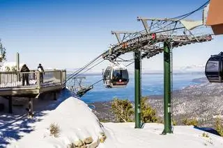 Kolej gondolowa w ośrodku narciarskim w South Lake Tahoe.