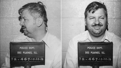 John Wayne Gacy - zdjęcie z kartoteki policyjnej wykonane tuż po aresztowaniu