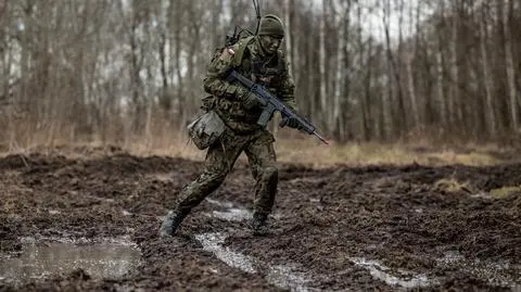 Pętla taktyczna podczas szkolenia podstawowego Terytorialsów braniewskiego batalionu 4 Warmińsko-Mazurskiej Brygady OT. Braniewo, 14 marca 2023