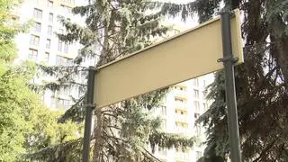 Zniszczona część tablicy została zdemontowana