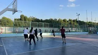 Trening drużyny koszykówki Palestyńskiego Klubu Młodzieżowego
