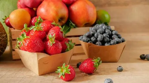 owoce shutterstock_2031406757