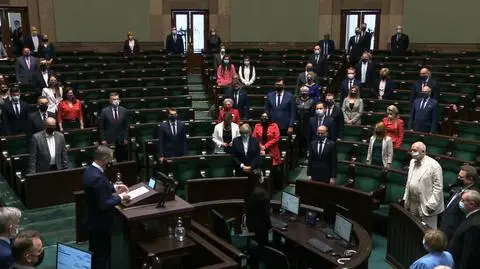 "Głęboko wstrząśnięci, ale i przekonani, że wielka postać Bronka pozostanie w pamięci". Minuta ciszy w Sejmie