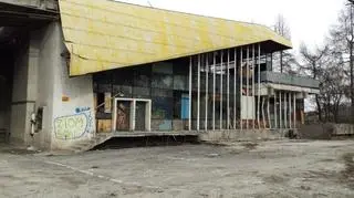Zniszczony motel to jeden z budynków widmo w Krakowie 