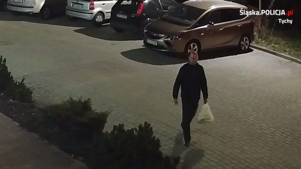 Poszukiwany mężczyzna w związku ze zniszczeniem samochodu