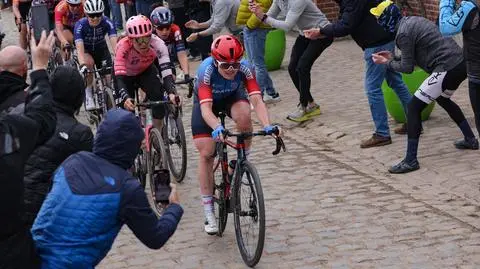 Kapitalna postawa Polki w Paryż-Roubaix