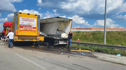 Dwie ciężarówki zderzyły się na autostradzie 1