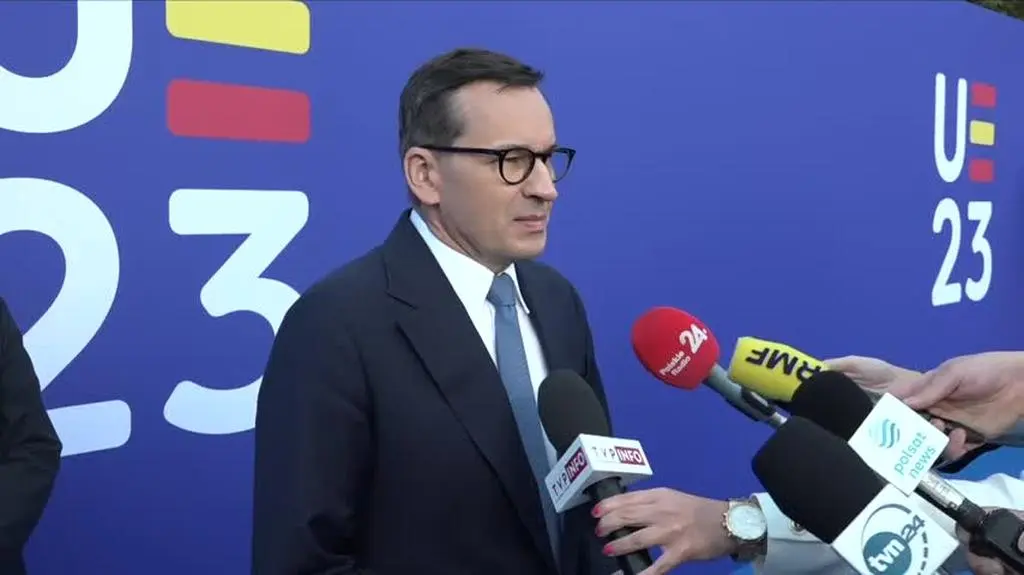 morawiecki calosc