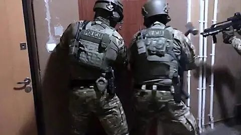 Policjanci zatrzymali 10 osób ws. fałszowania certyfikatów covidowych