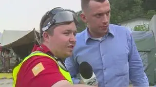 Wojciech Bojanowski wśród ratowników medycznych w Nepalu